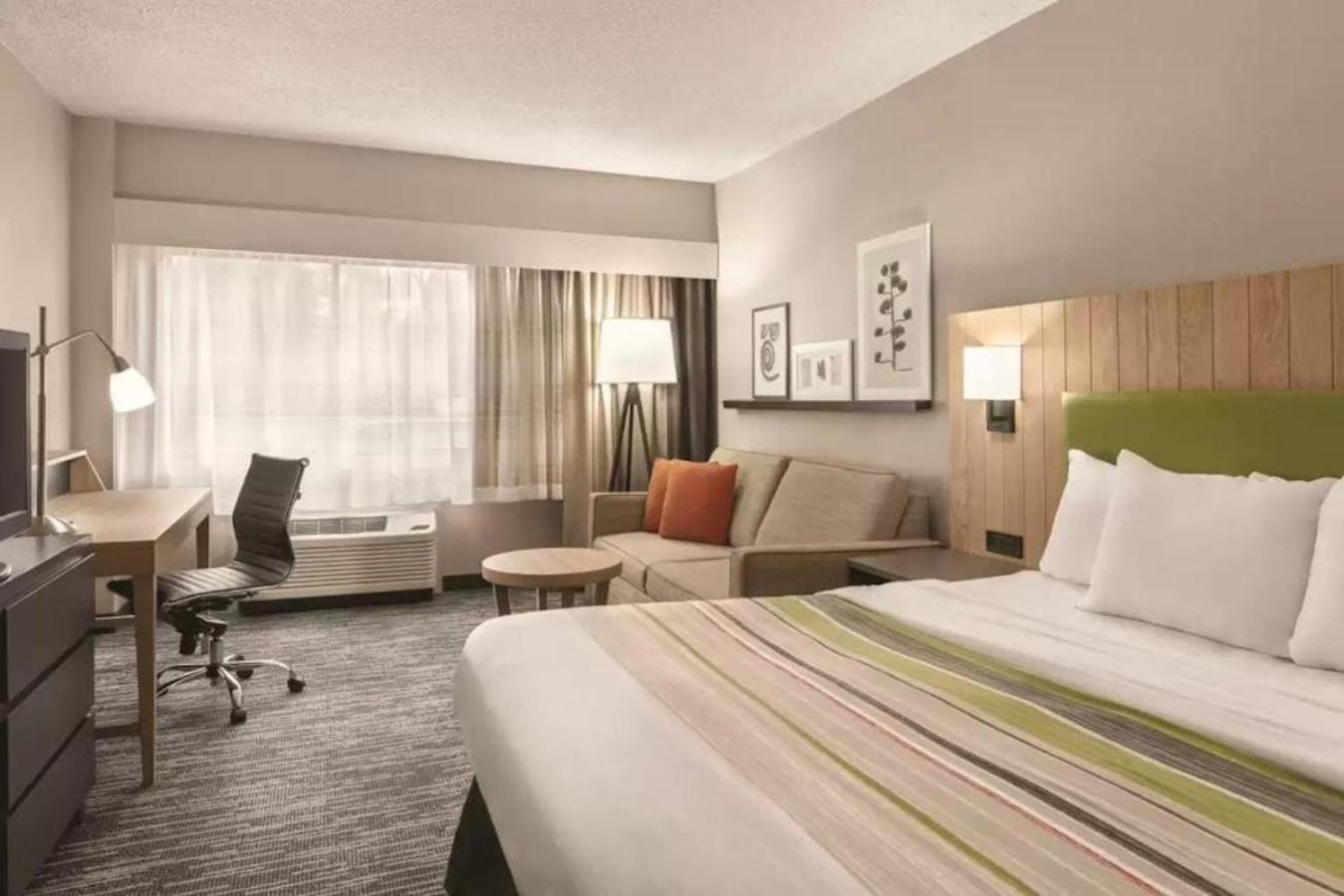 Country & By Radisson, East Busch Gardens , Va Hotel 3*