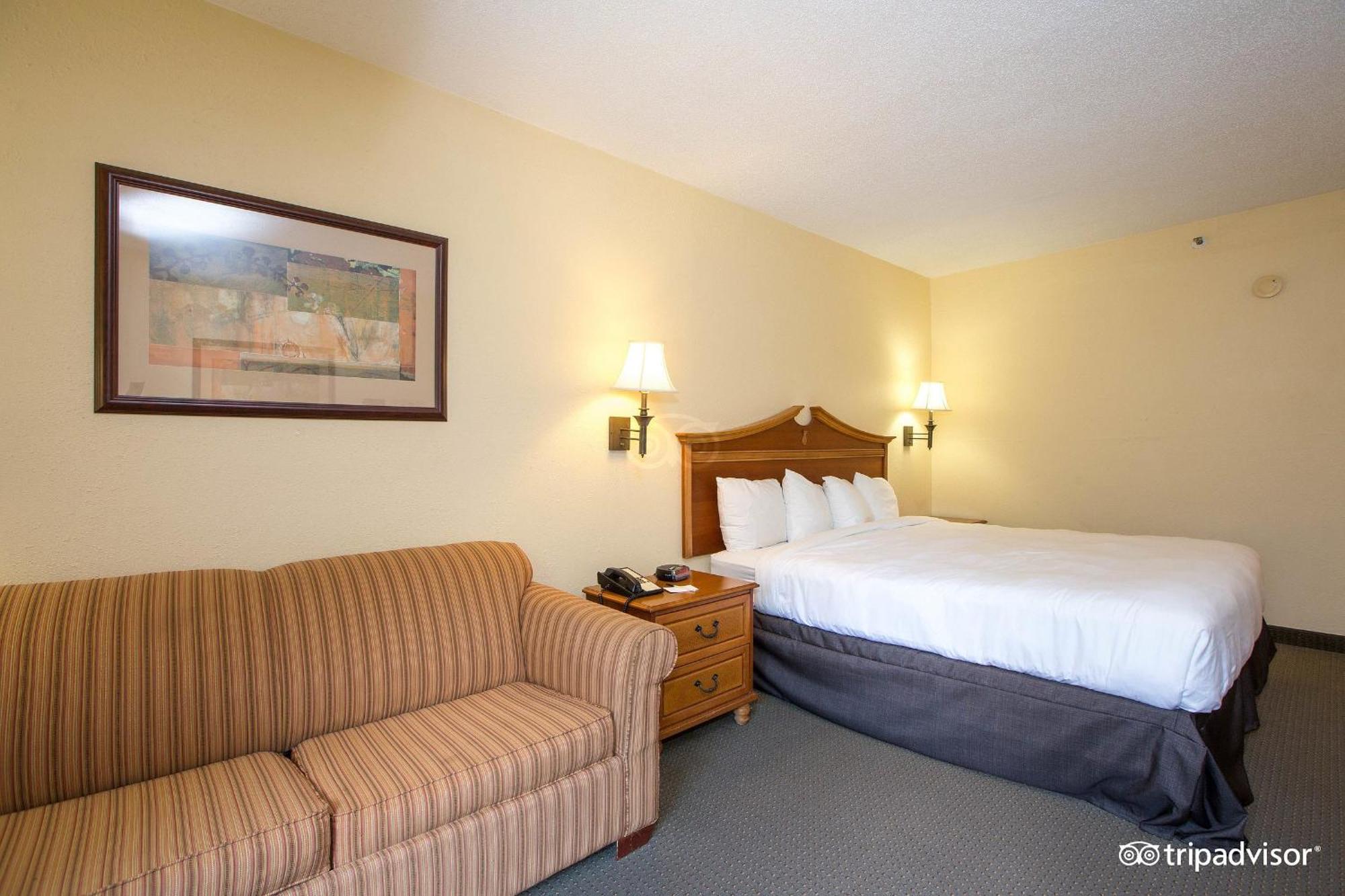 Hotel Country & By Radisson, East Busch Gardens , Va 3*