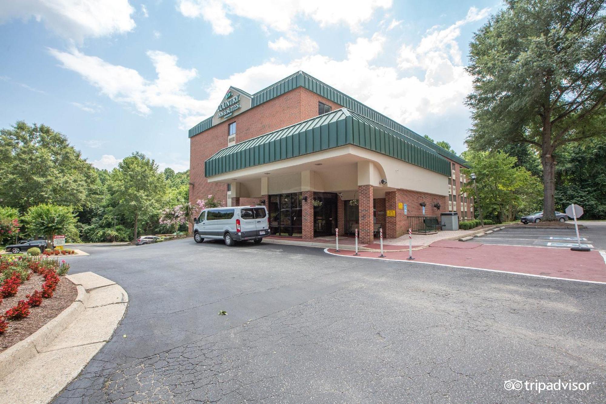Hotel Country & By Radisson, East Busch Gardens , Va Williamsburg