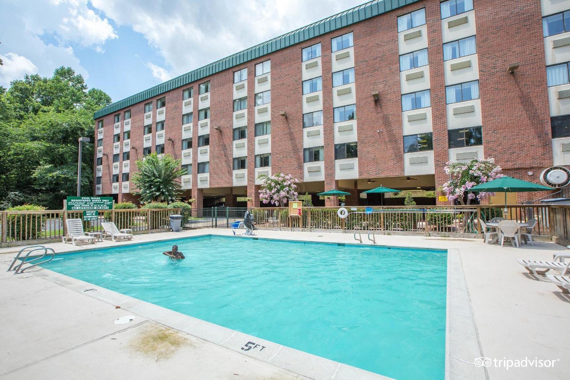 Country & By Radisson, East Busch Gardens , Va Hotel