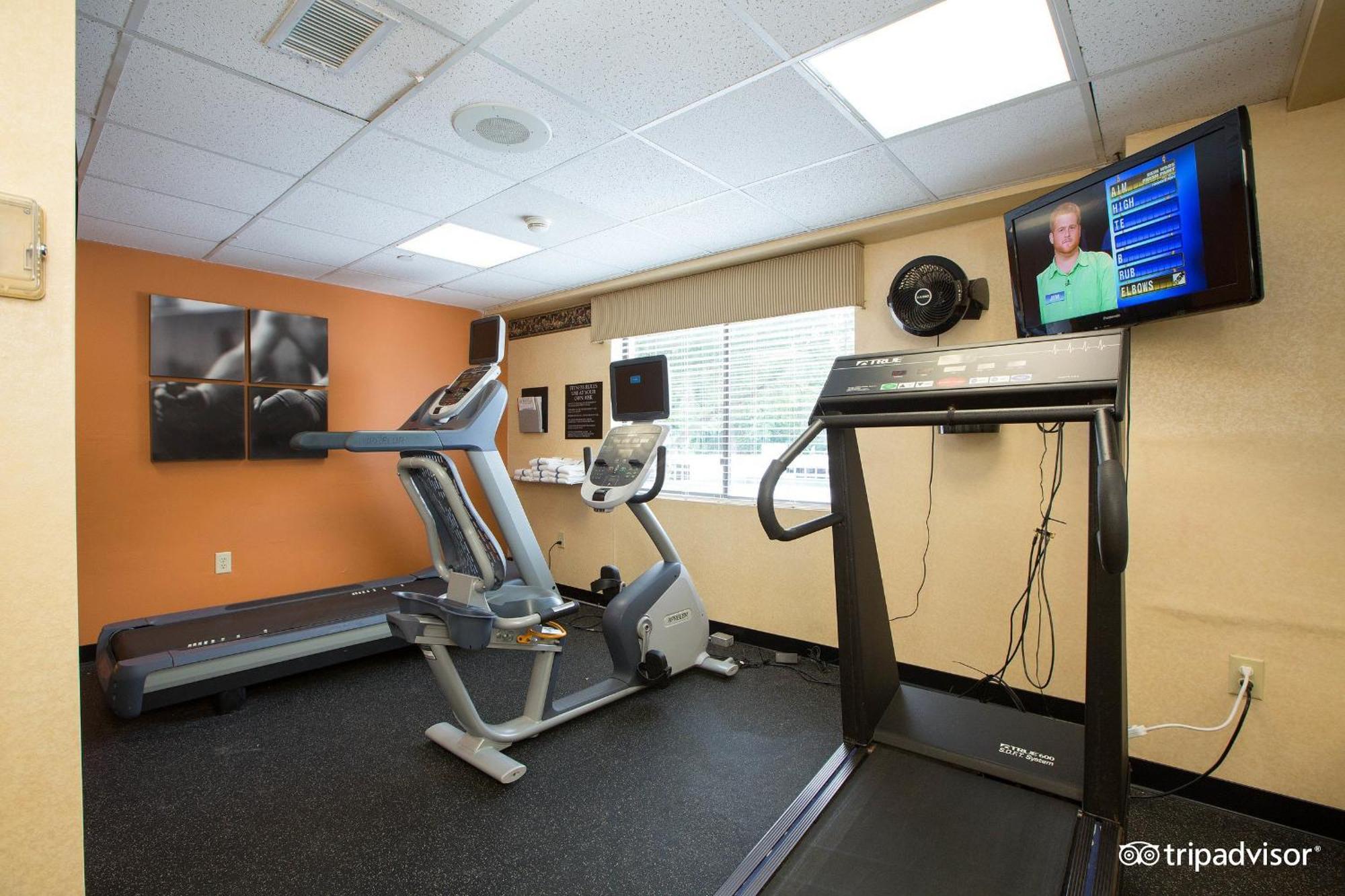 Country & By Radisson, East Busch Gardens , Va Hotel 3*