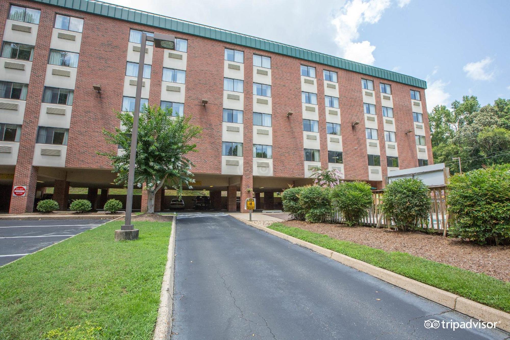 Hotel Country & By Radisson, East Busch Gardens , Va