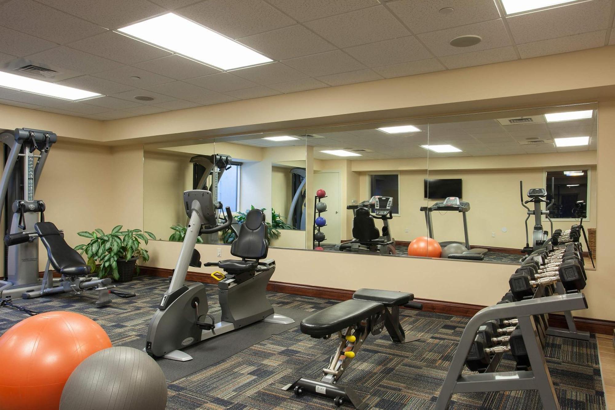 Bluegreen Vacations Patrick Henry Sqr, Ascend Collection Hotel 2*