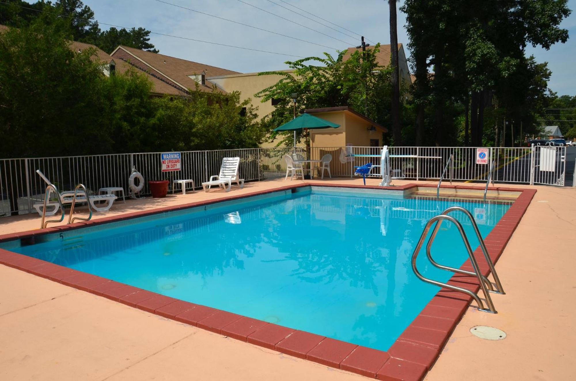 Red Roof Motel 2*