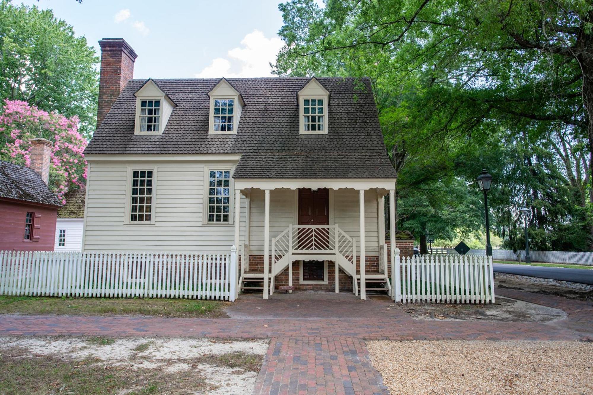 Colonial Houses, An Official Colonial Williamsburg