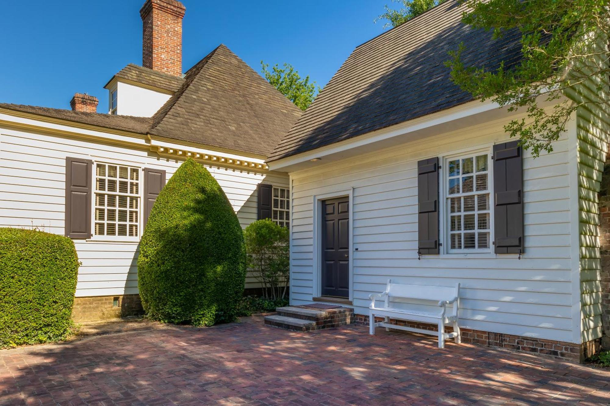 Colonial Houses, An Official Colonial 5* Williamsburg