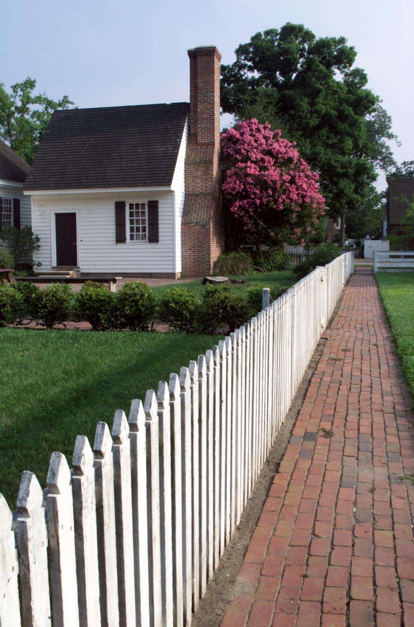 Colonial Houses, An Official Colonial 5* Williamsburg