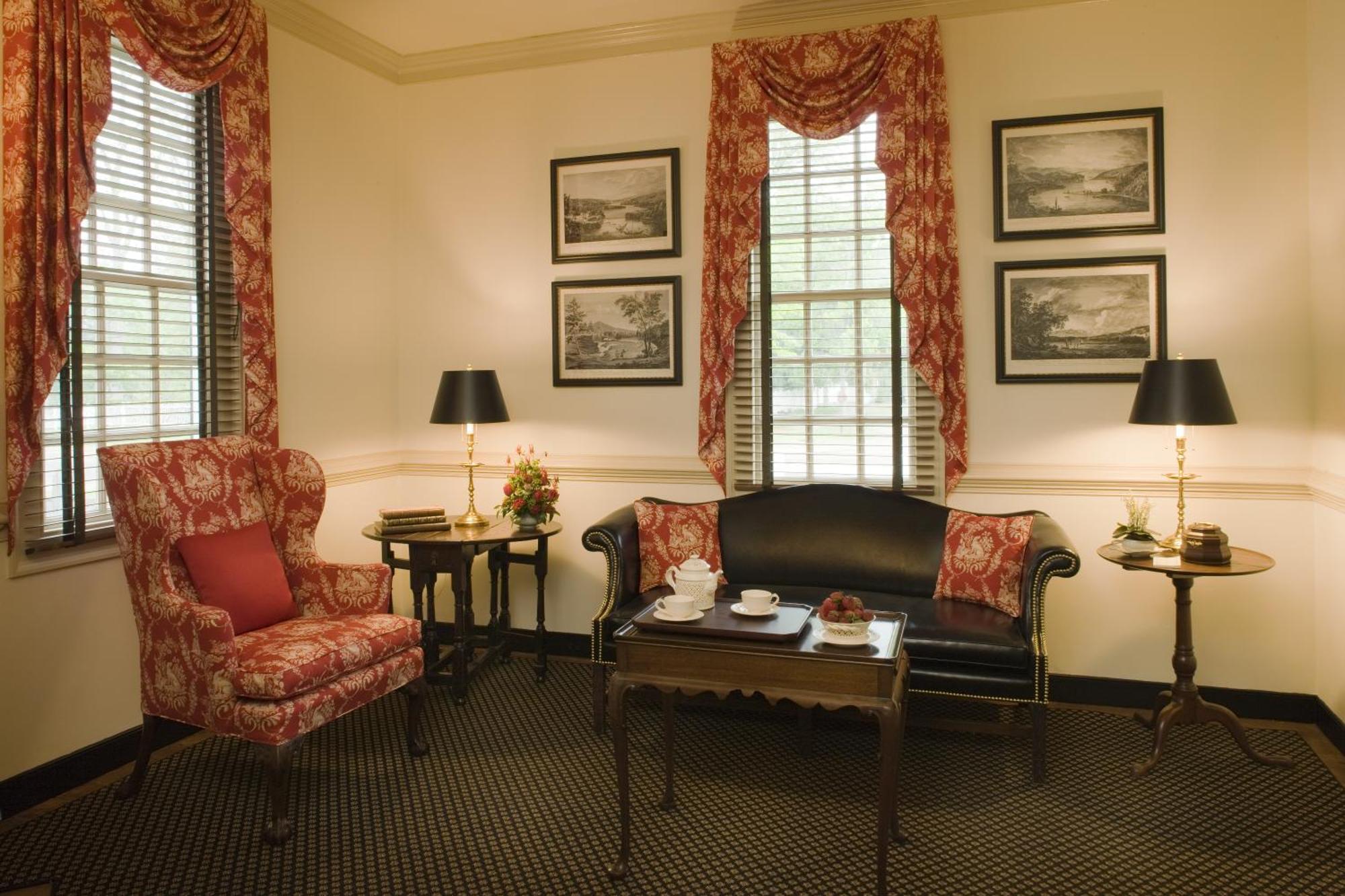Colonial Houses, An Official Colonial 5*