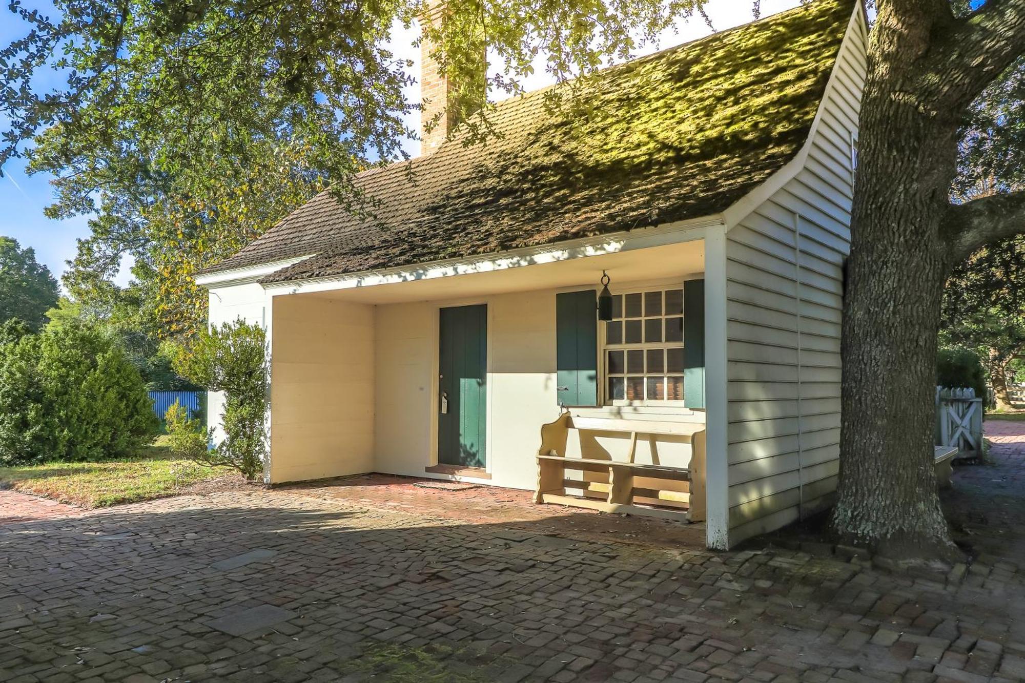 Colonial Houses, An Official Colonial Williamsburg
