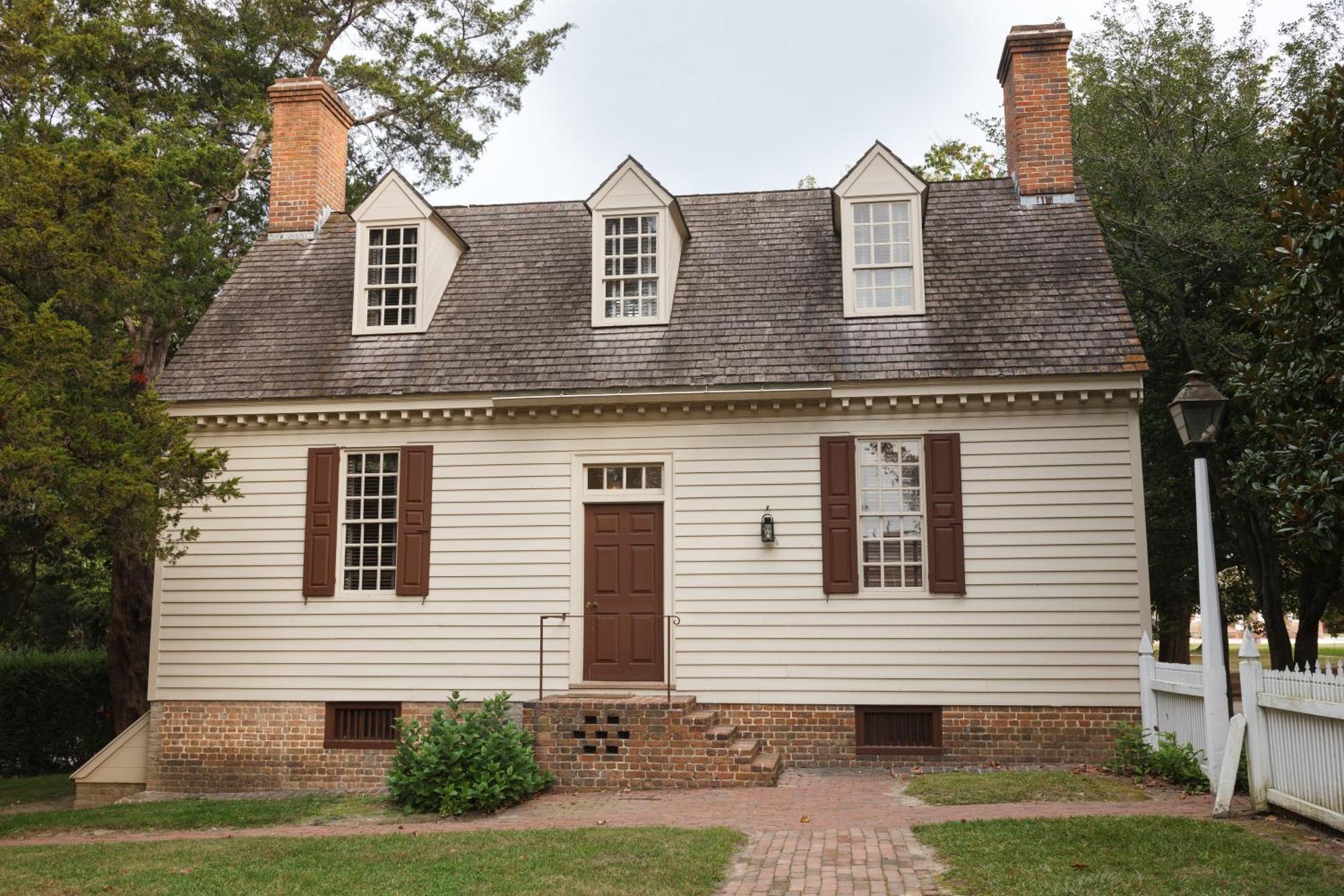 Colonial Houses, An Official Colonial Hotel