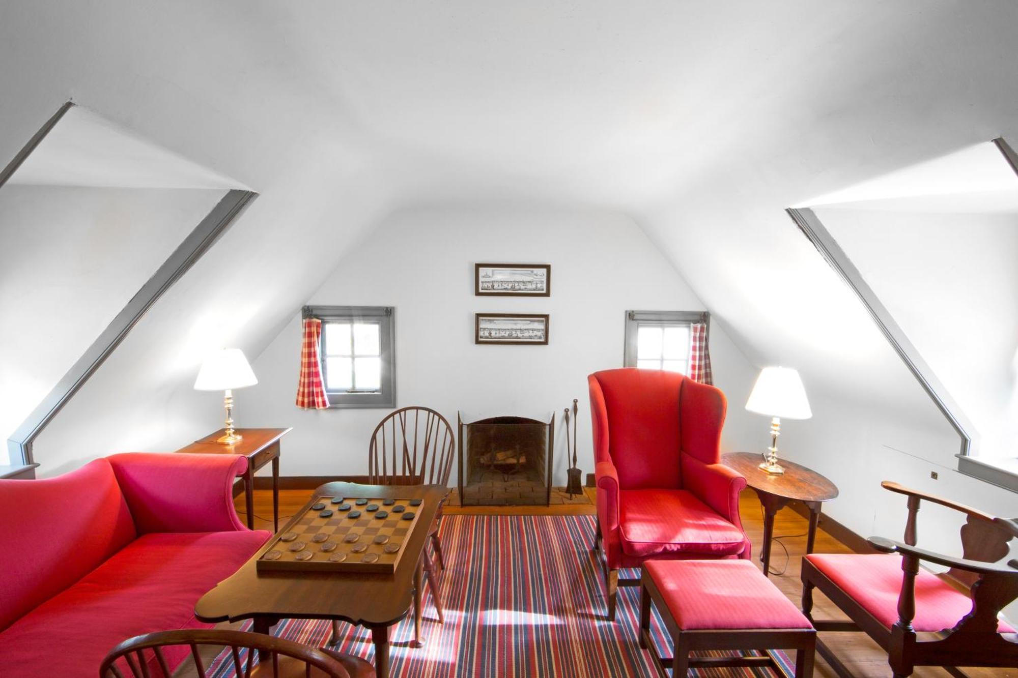 Hotel Colonial Houses, An Official Colonial Williamsburg