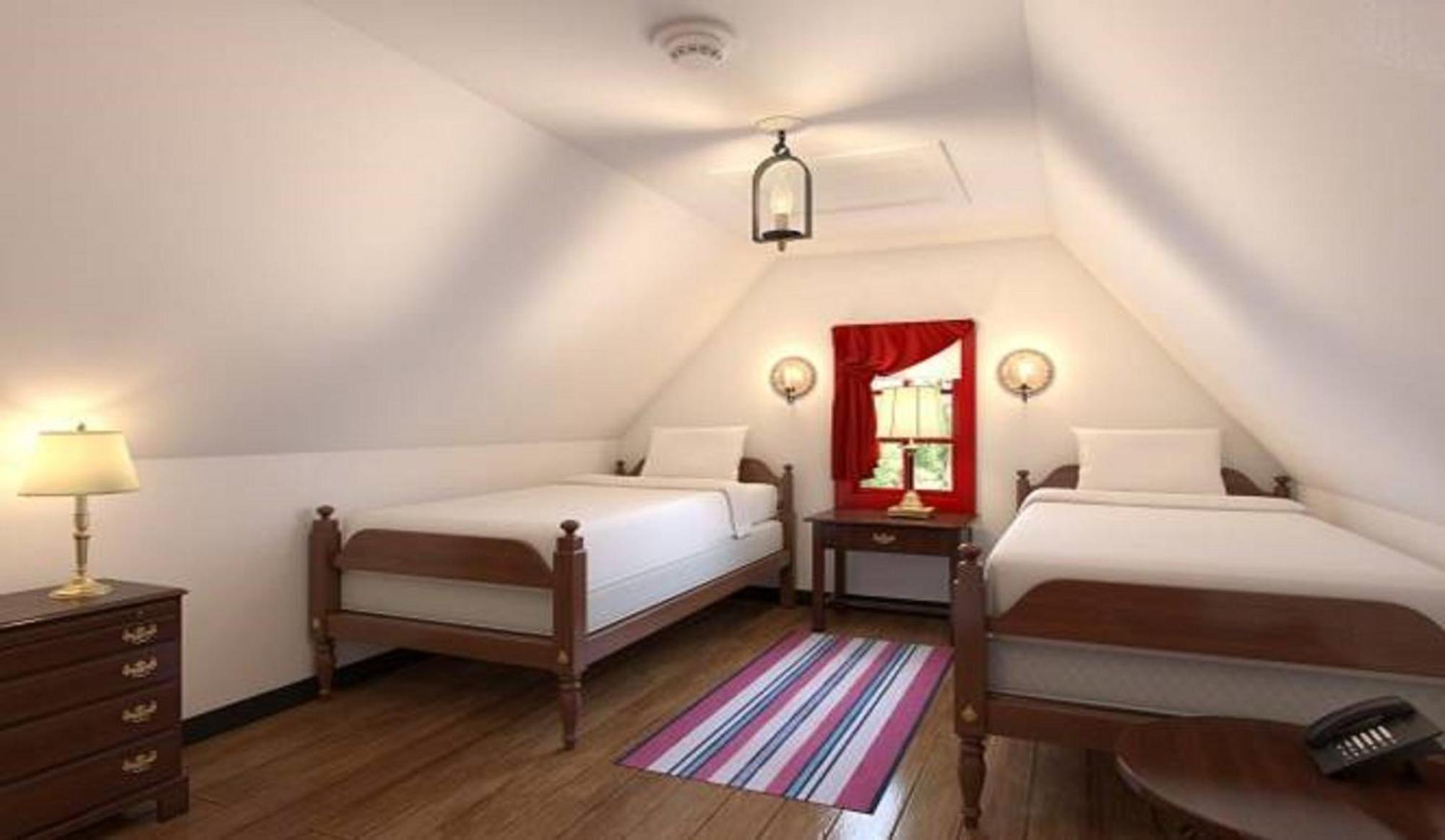 Hotel Colonial Houses, An Official Colonial