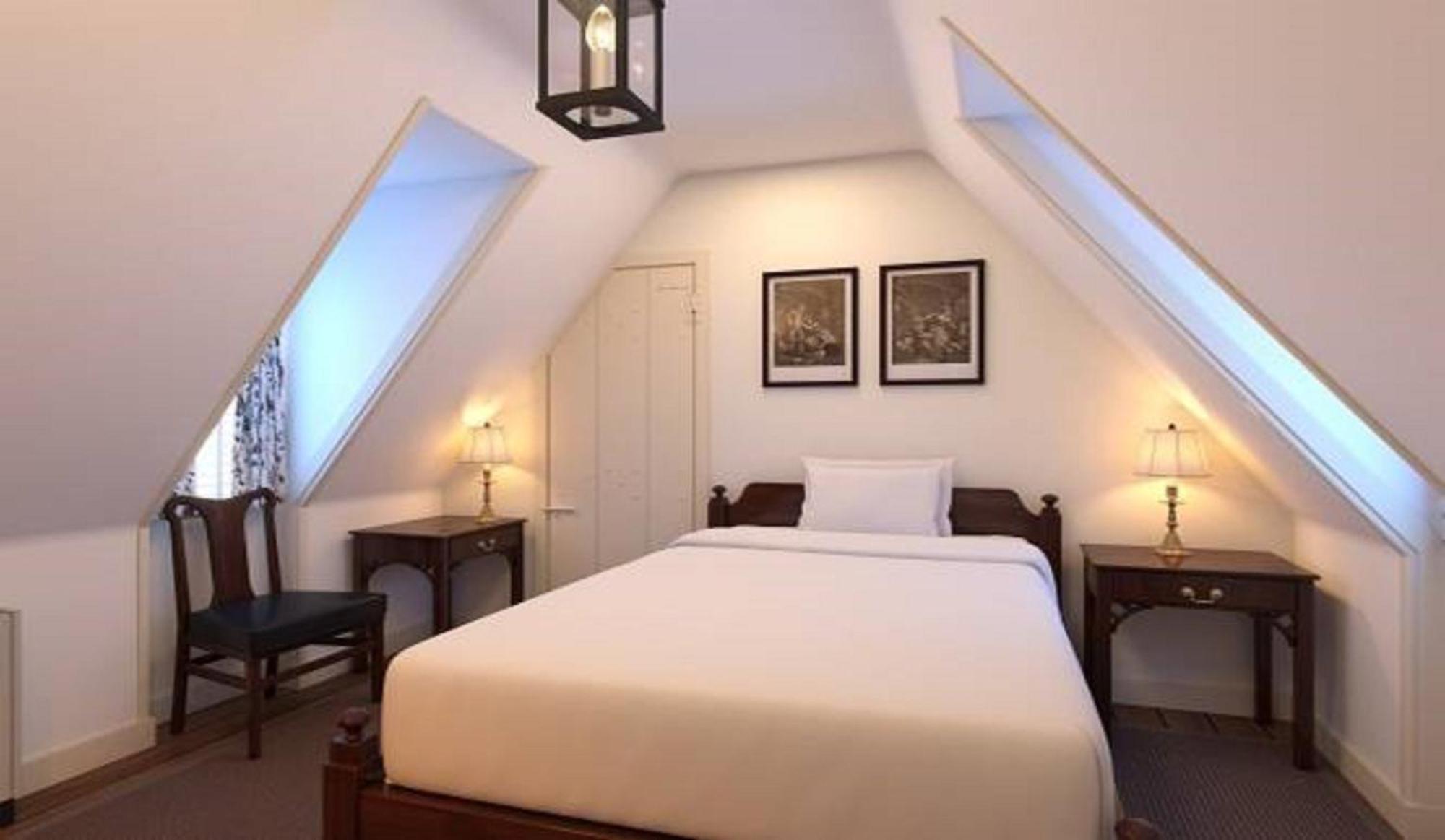 Hotel Colonial Houses, An Official Colonial Williamsburg