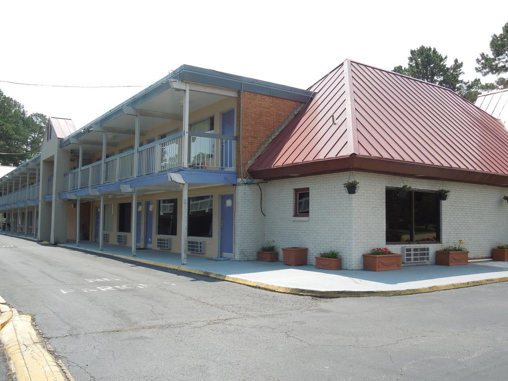 Motel Red Roof 2*