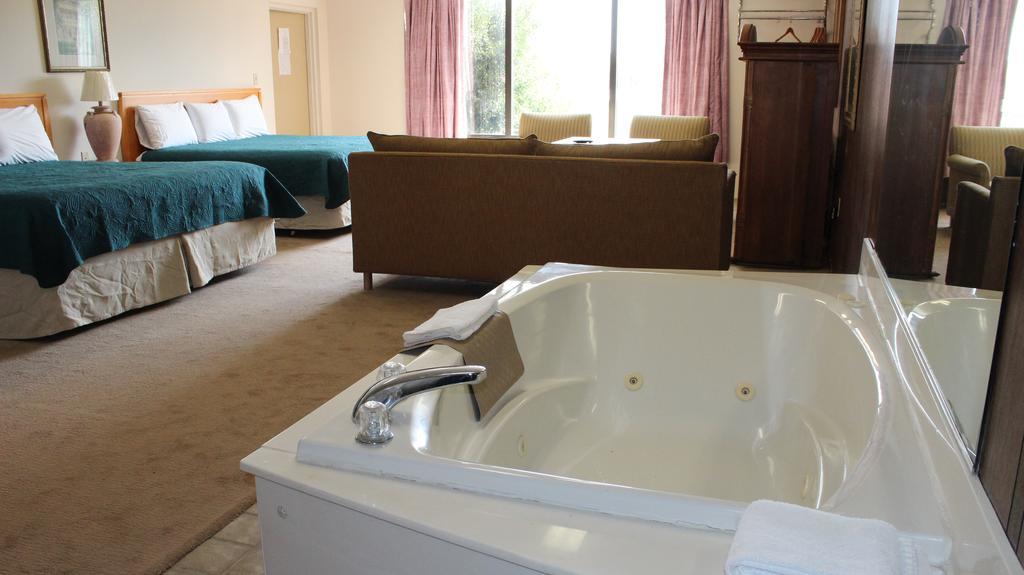 Family Of America Hotel 3*