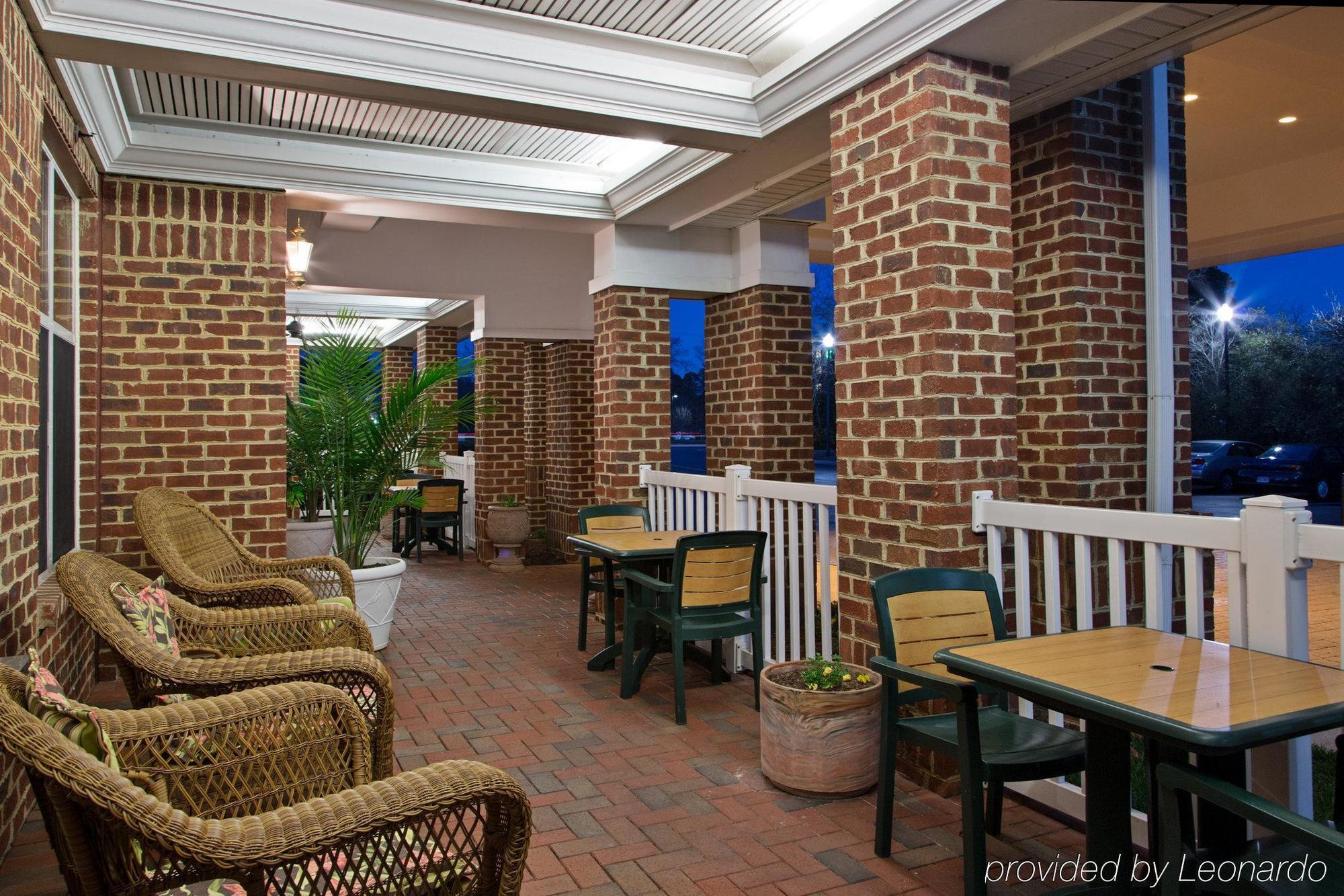 Country & By Radisson, Historic Area, Va Hotel