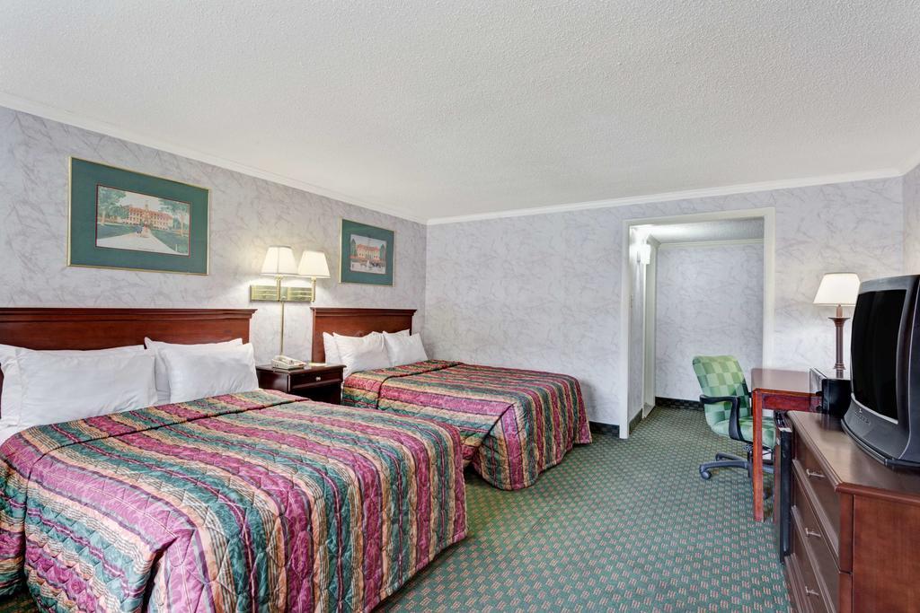 Hotel Days Colonial Area 2*