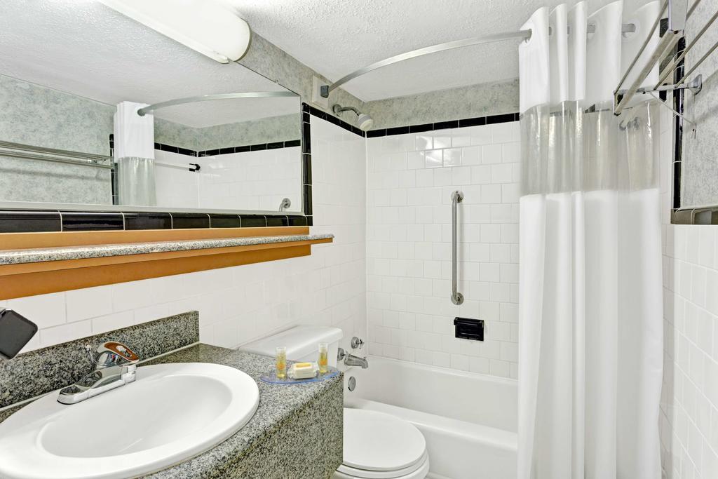 Hotel Days Colonial Area 2*