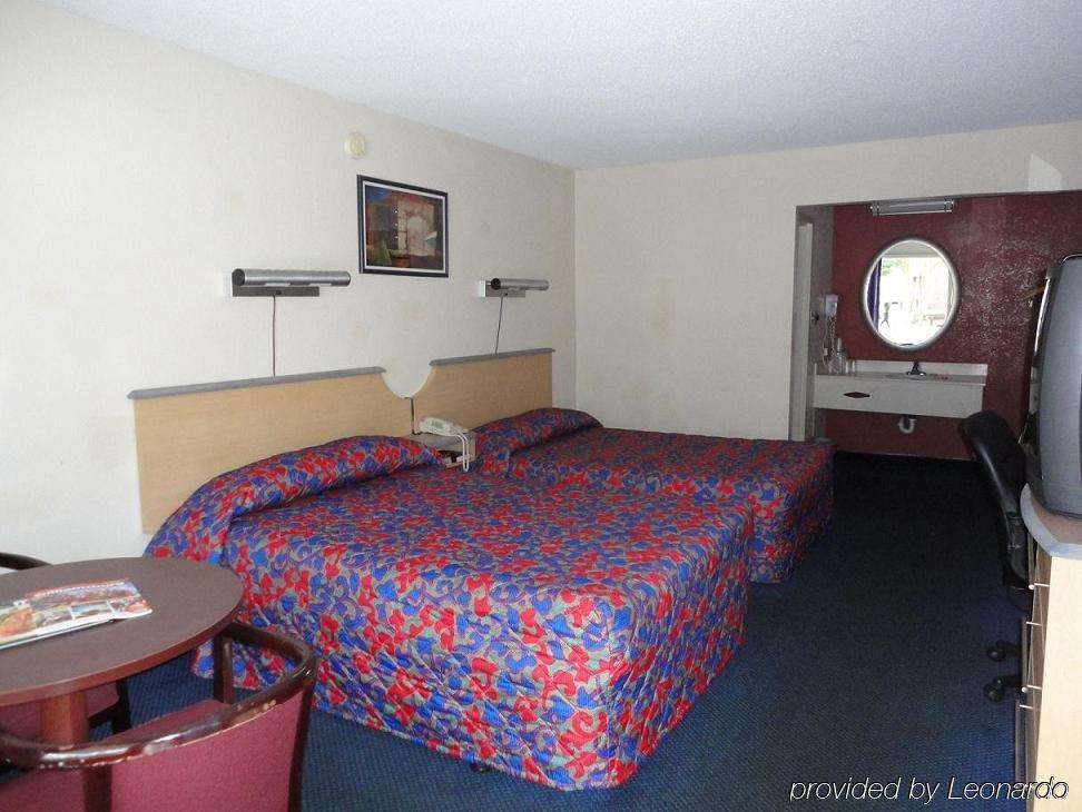 Motel Red Roof 2*