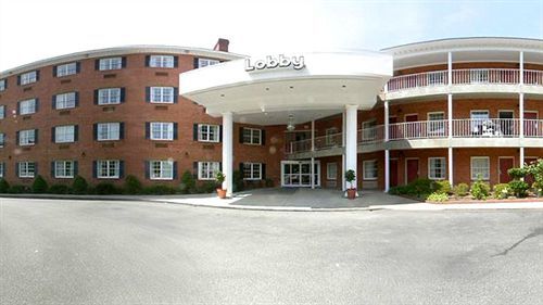 Hotel Days By Wyndham Historic Area Williamsburg
