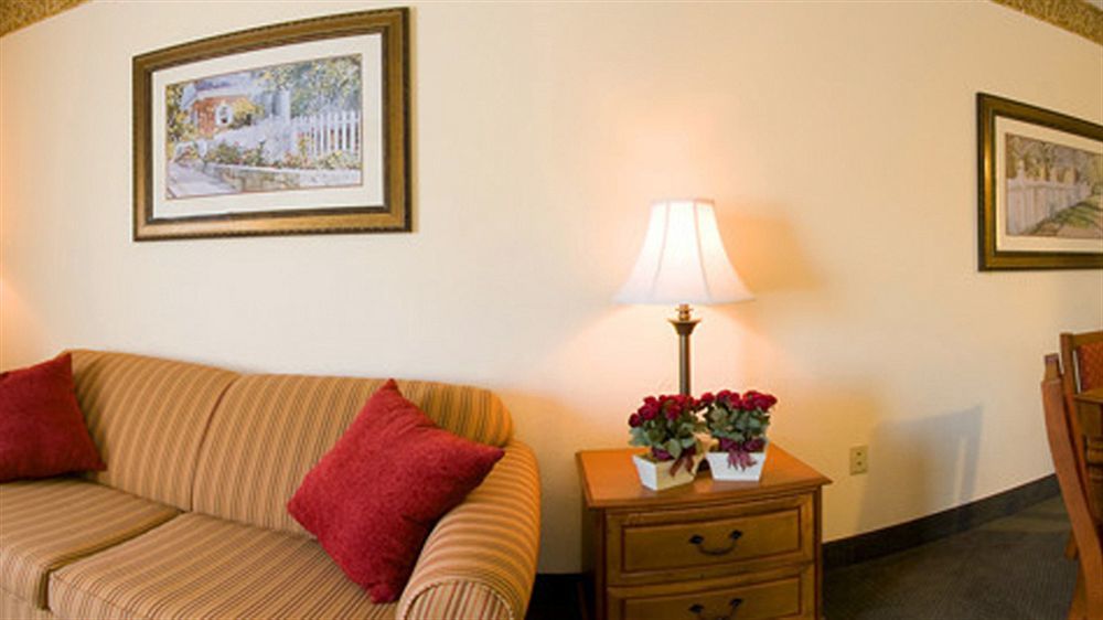 Country & By Radisson, East Busch Gardens , Va Hotel Williamsburg