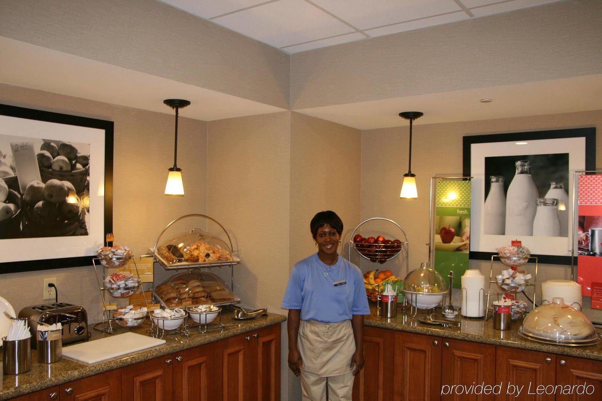 Hampton & Williamsburg-central Hotel 3*