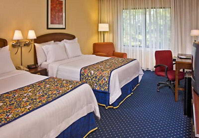 Hotel Courtyard - Busch Gardens 3*