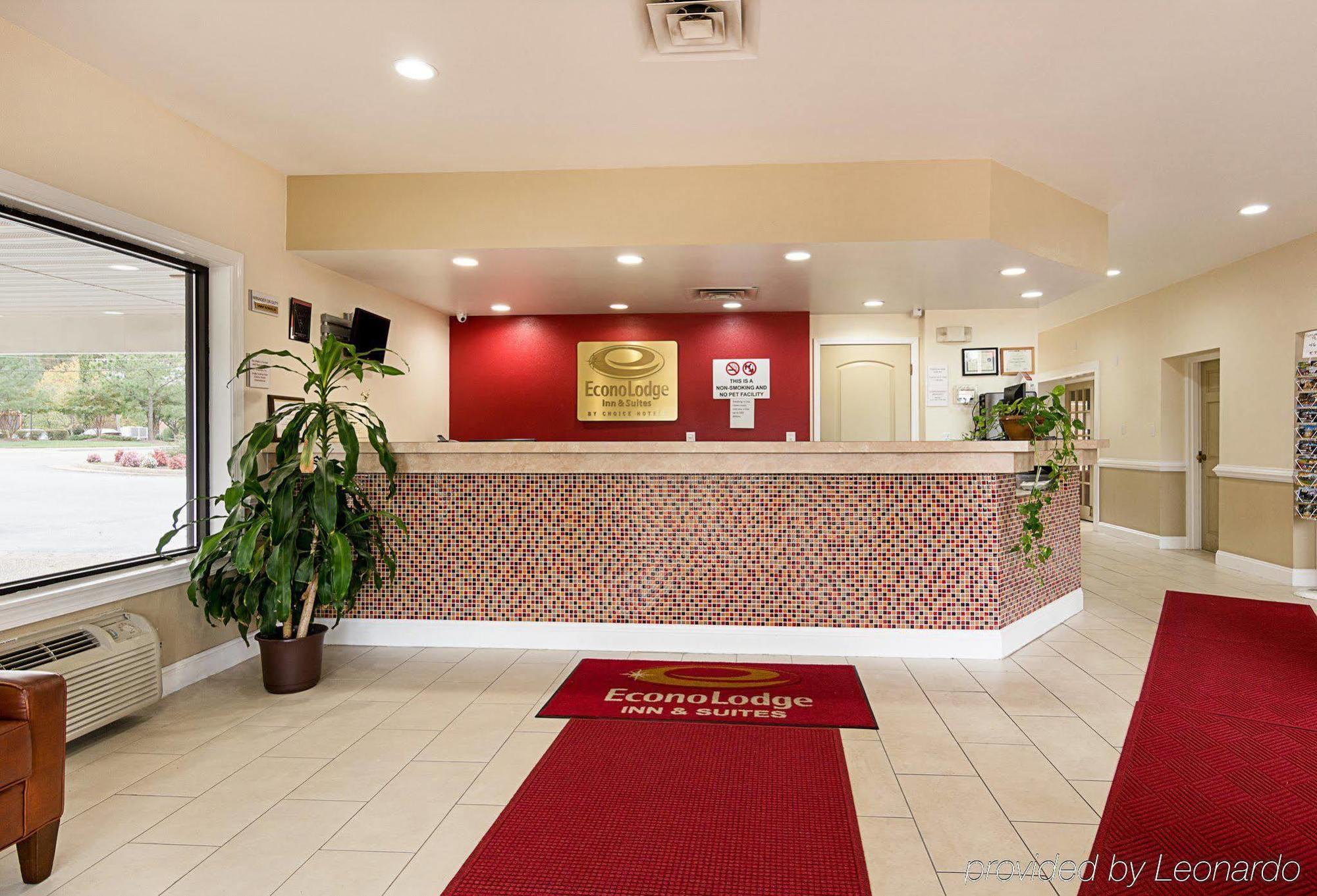 Days & By Wyndham Colonial Hotel