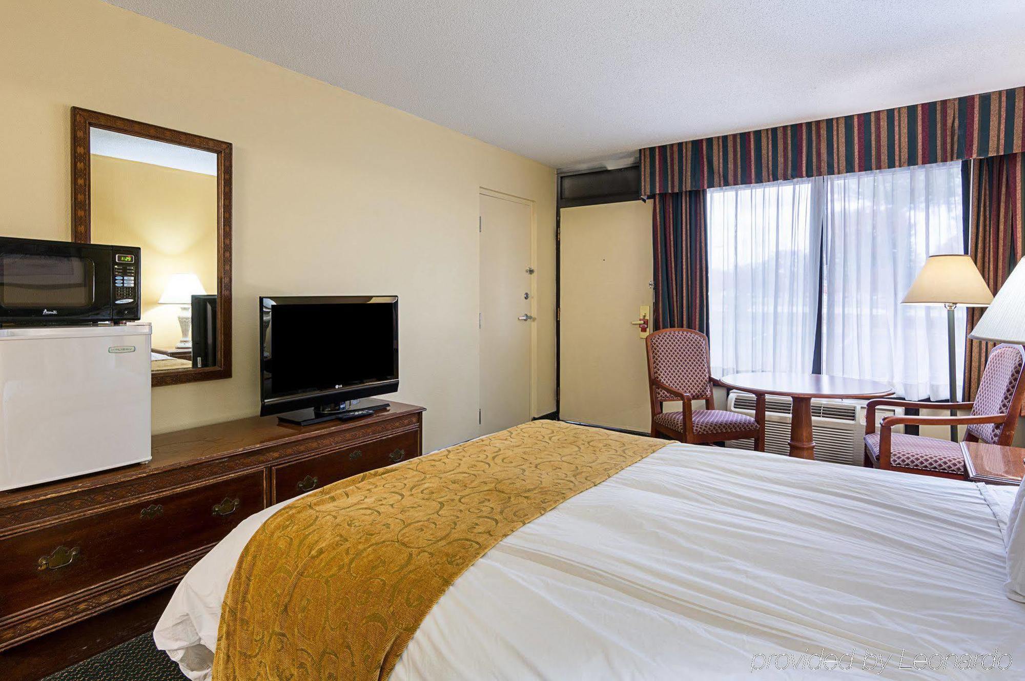 Hotel Days & By Wyndham Colonial 2*