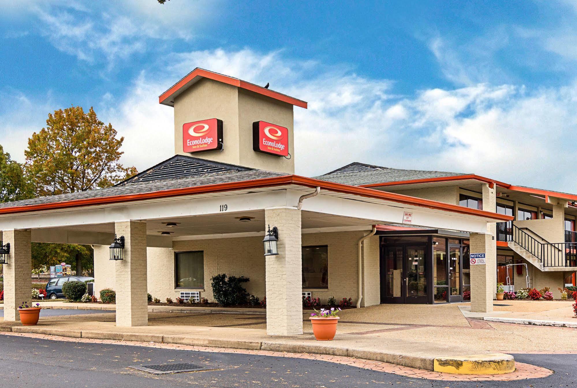 Hotel Days & By Wyndham Colonial