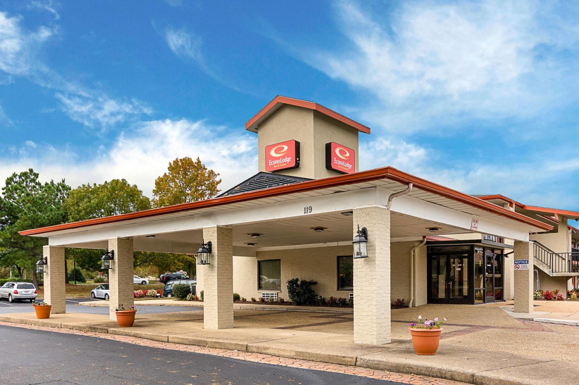 Hotel Days & By Wyndham Colonial