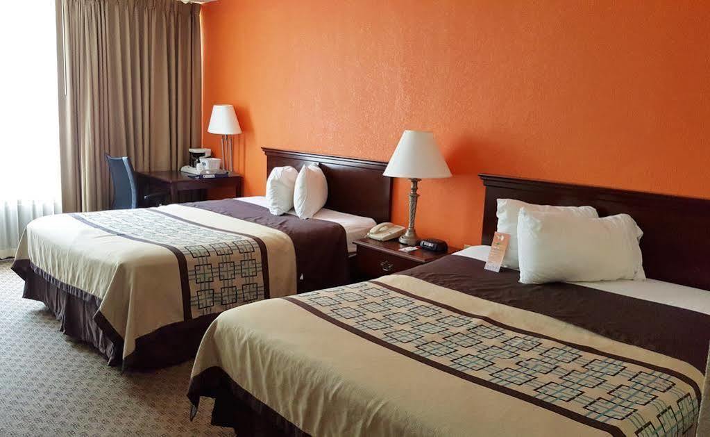 Howard Johnson By Wyndham Hotel 2*