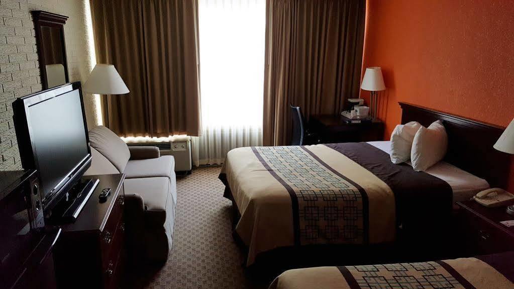 Howard Johnson By Wyndham Hotel Williamsburg
