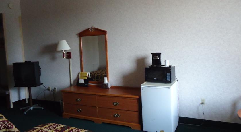 Hotel Super 8 Colonial 2*