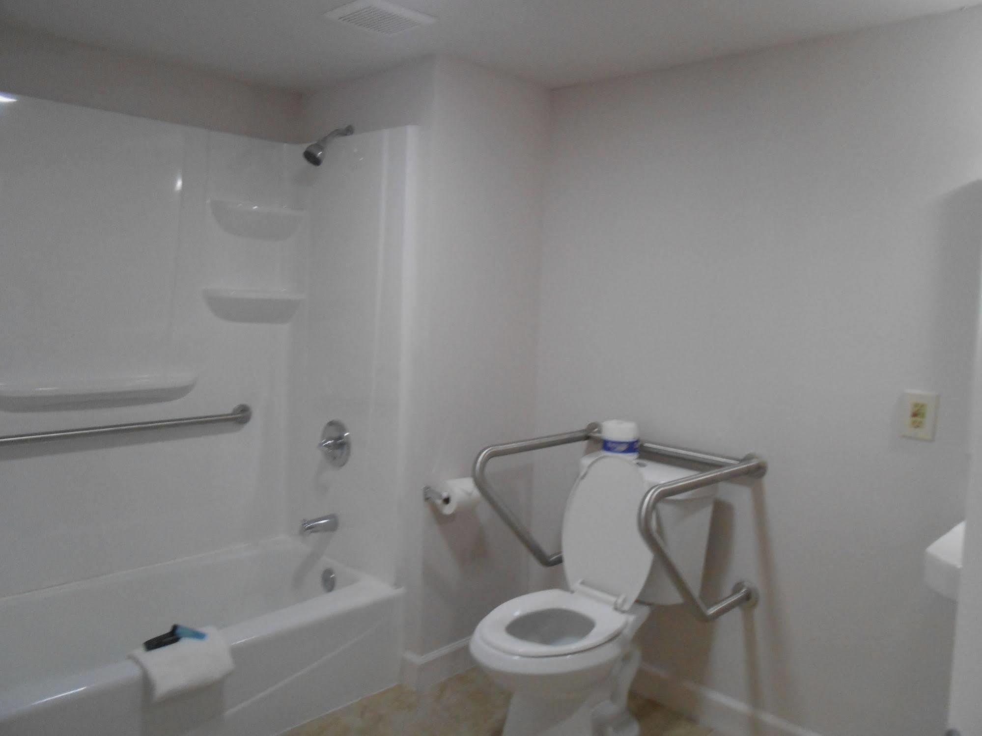 Americas Best Value Hotel 2*