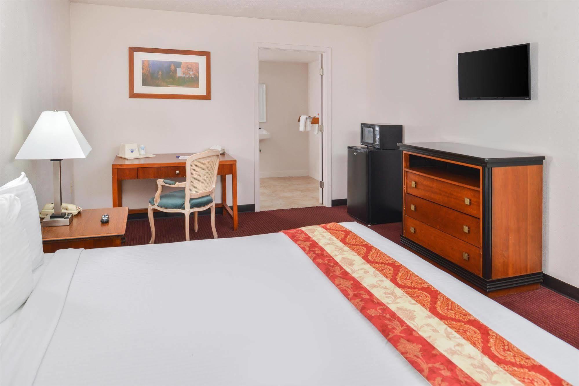 Hotel Americas Best Value 2*