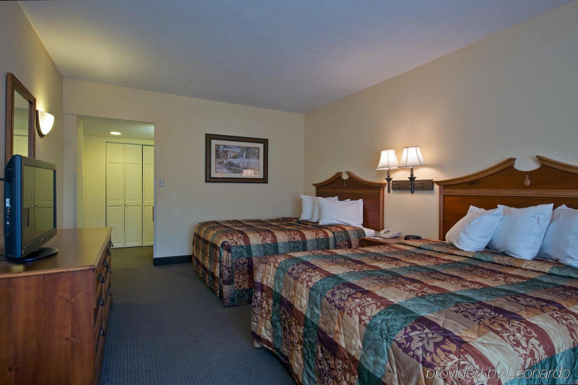 Country & By Radisson, East Busch Gardens , Va