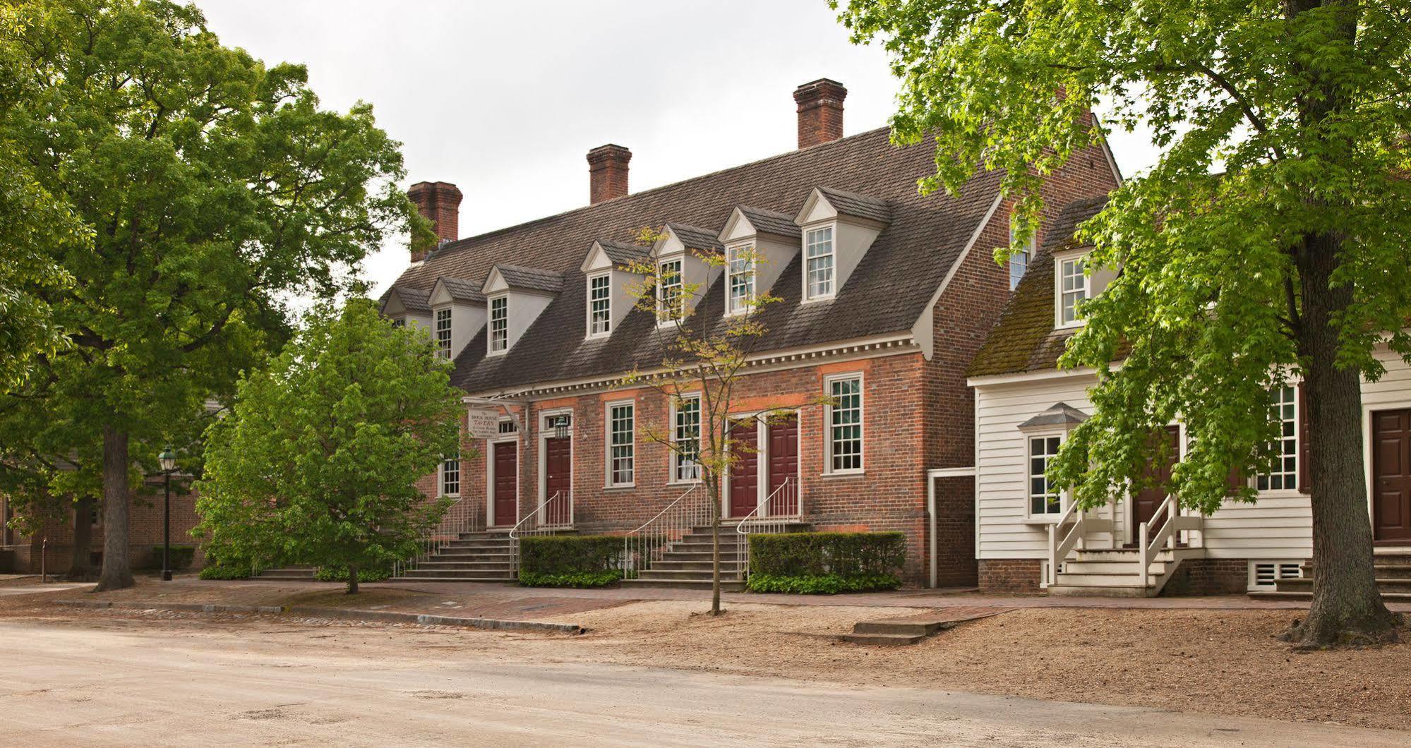 Colonial Houses, An Official Colonial Hotel