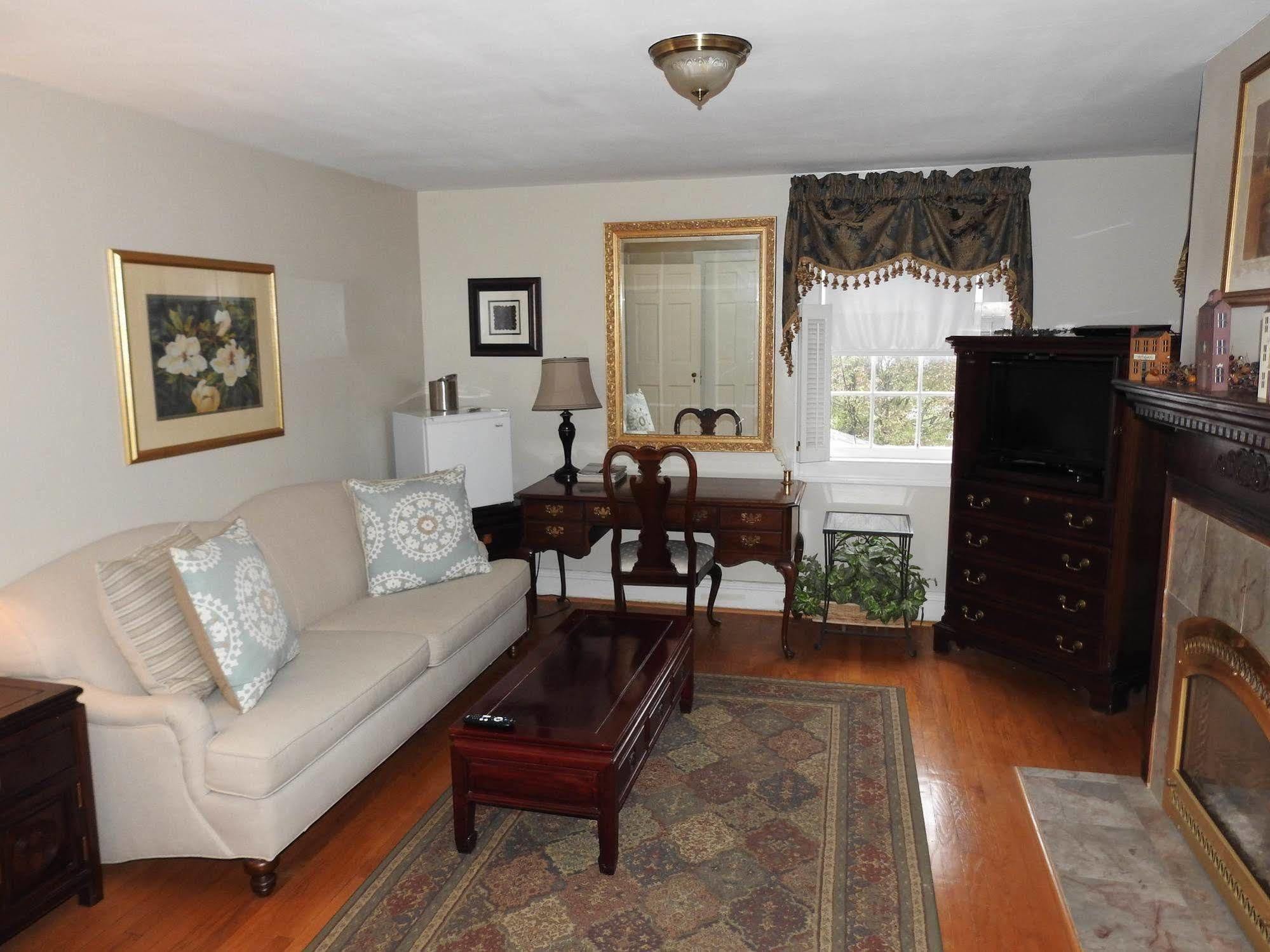 Magnolia Manor 3*