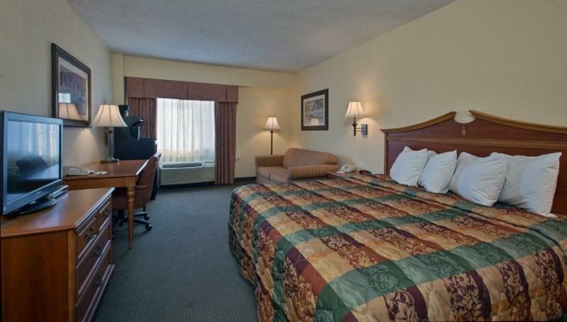 Country & By Radisson, East Busch Gardens , Va 3*
