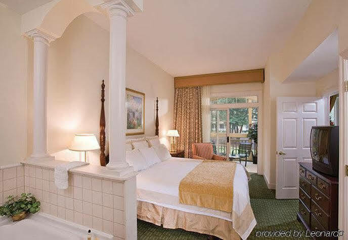 Marriott's Manor Club At Ford's Colony 4*