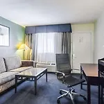 Rodeway Inn & Suites Williamsburg Central
