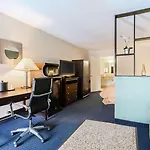 Rodeway Inn & Suites Williamsburg Central