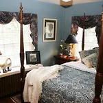 Williamsburg Manor B&B