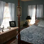 Williamsburg Manor B&B