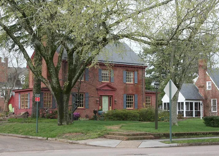 Williamsburg Manor B&B