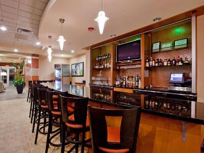 & Gateway By Ihg Resort