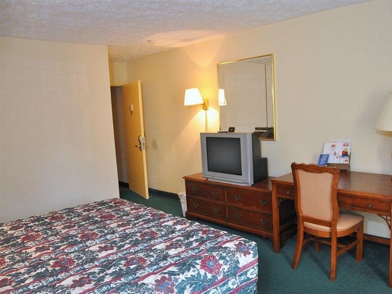 Hotel Econo Colonial