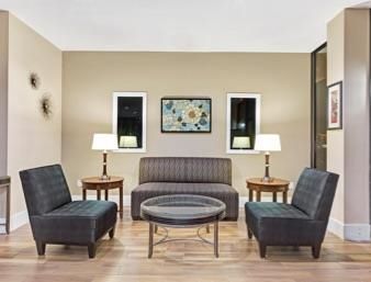 Hotel Williamsburg Suites *