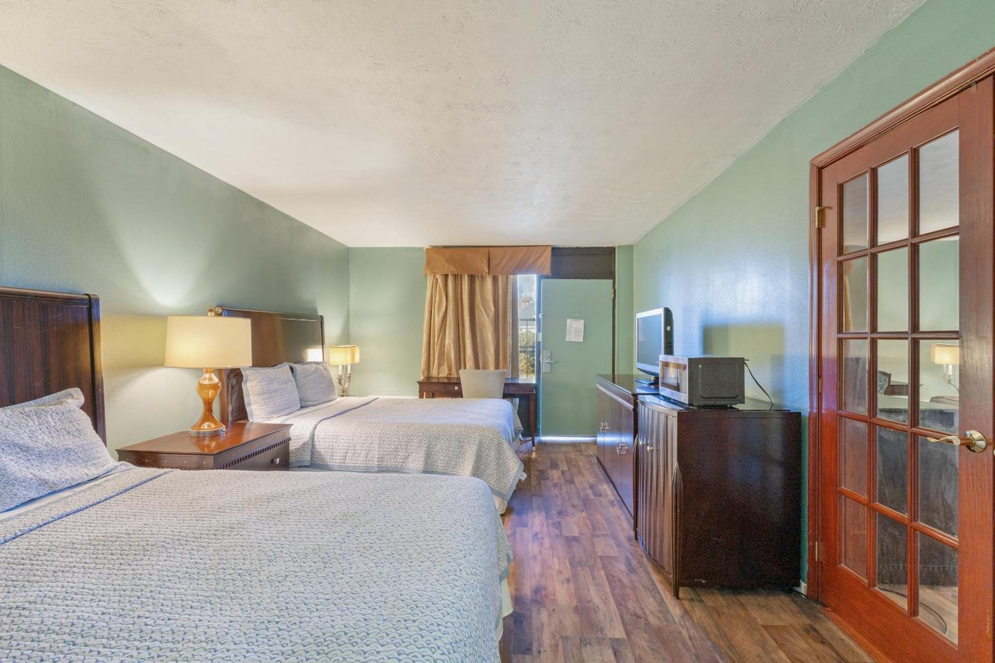 Williamsburg Suites * Williamsburg